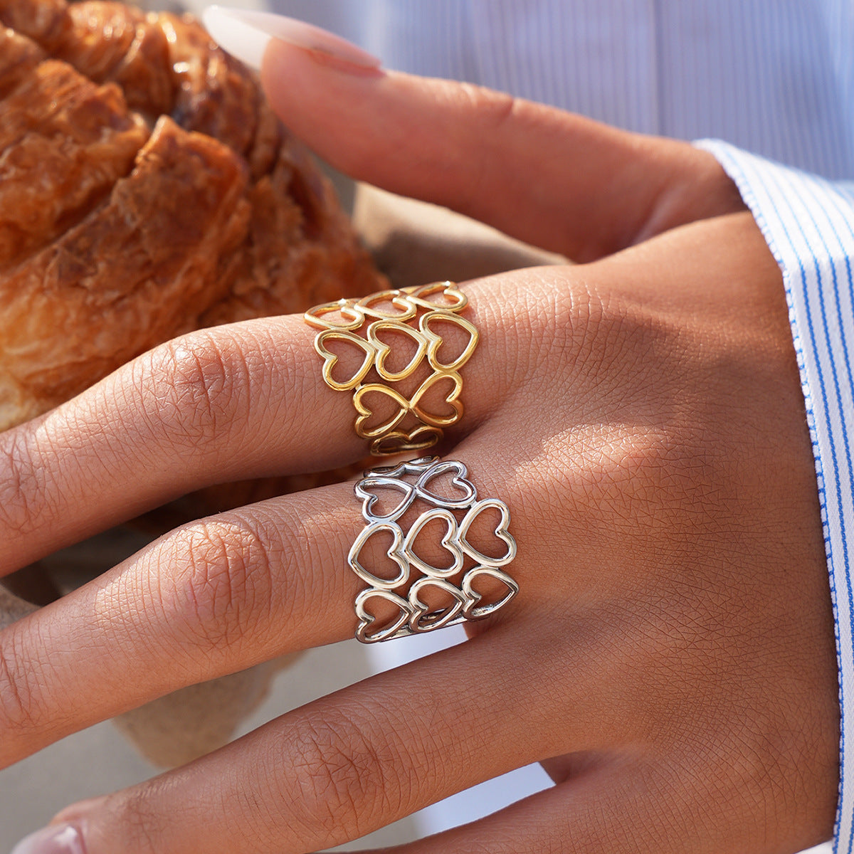 Best-selling Minimalist Hollow Heart-shaped Ring