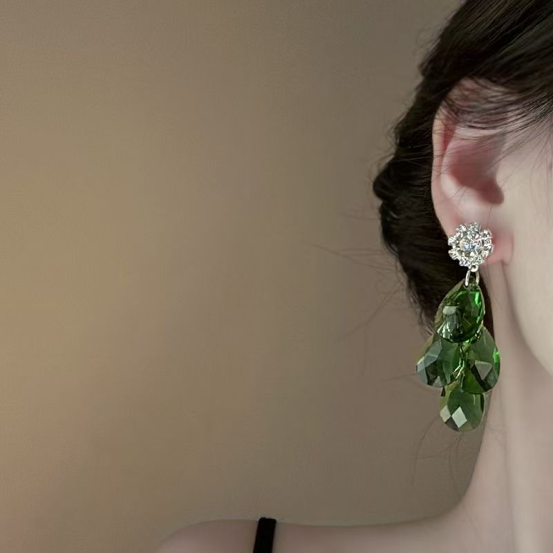 2026 New Niche High-End Long Green Beaded Dangle Earrings For Women, Elegant Fashion Delicate Designer Ear Jewelry