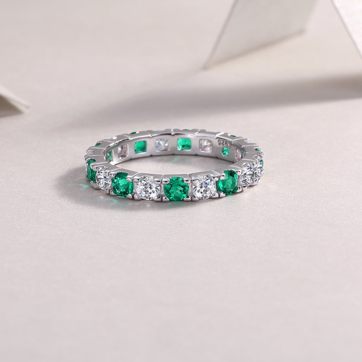 2.4g S925 Silver Platinum Plated Alternating Eternity Ring  Green & White Gemstone Full Band, Stackable Dainty Promise Ring For Women, Jewelry Gift Box Set