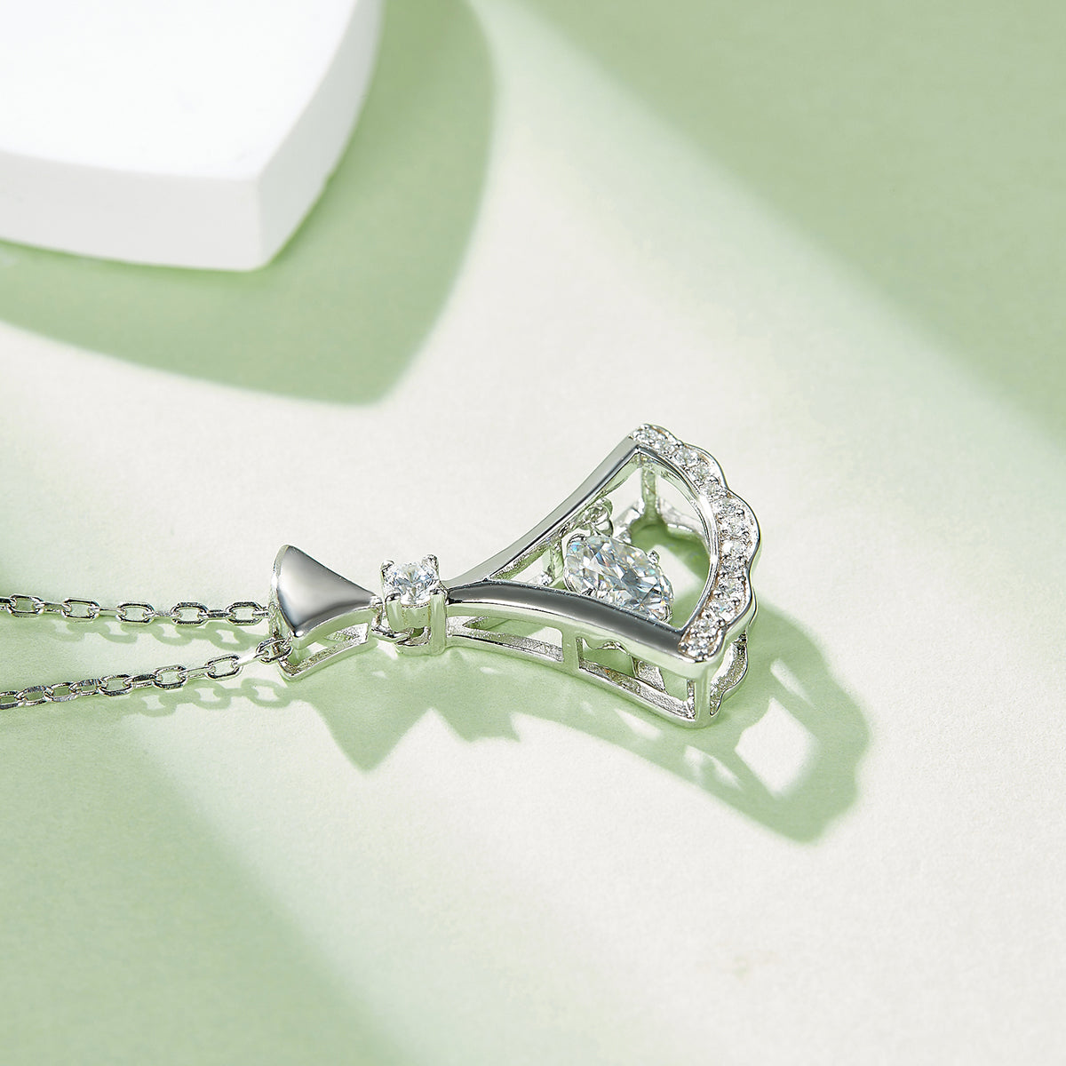 S925 Sterling Silver 0.5ct D Color VVS1 Moissanite Fan Pendant Necklace 45cm Platinum Plated GRA Certified Gift Box