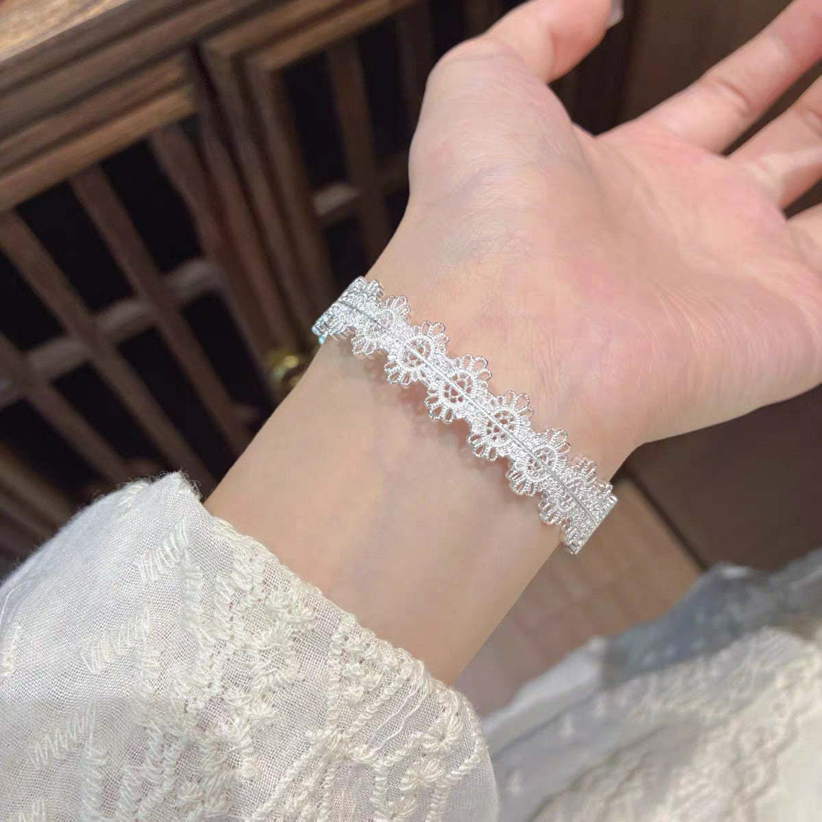 1pc S925 Silver Lace Hollow Bangle, Delicate Luxurious Style, Perfect For Daily Wear & Valentine's Gifts