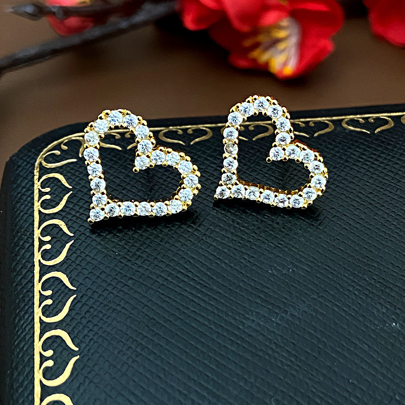 Korean-style Fashionable And Elegant Hollowed-out Heart Stud Earrings