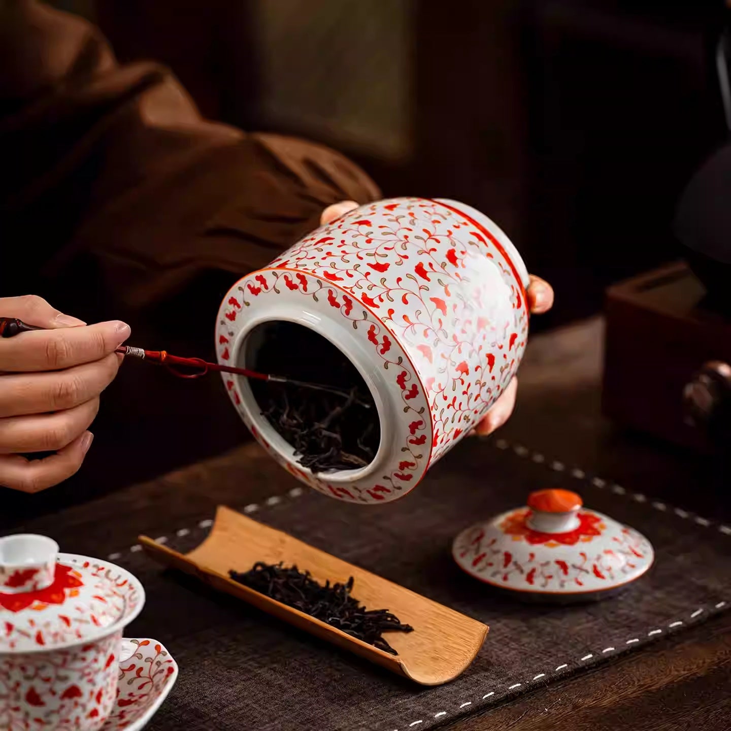Man Ting Fang Ceramic Tea Caddy