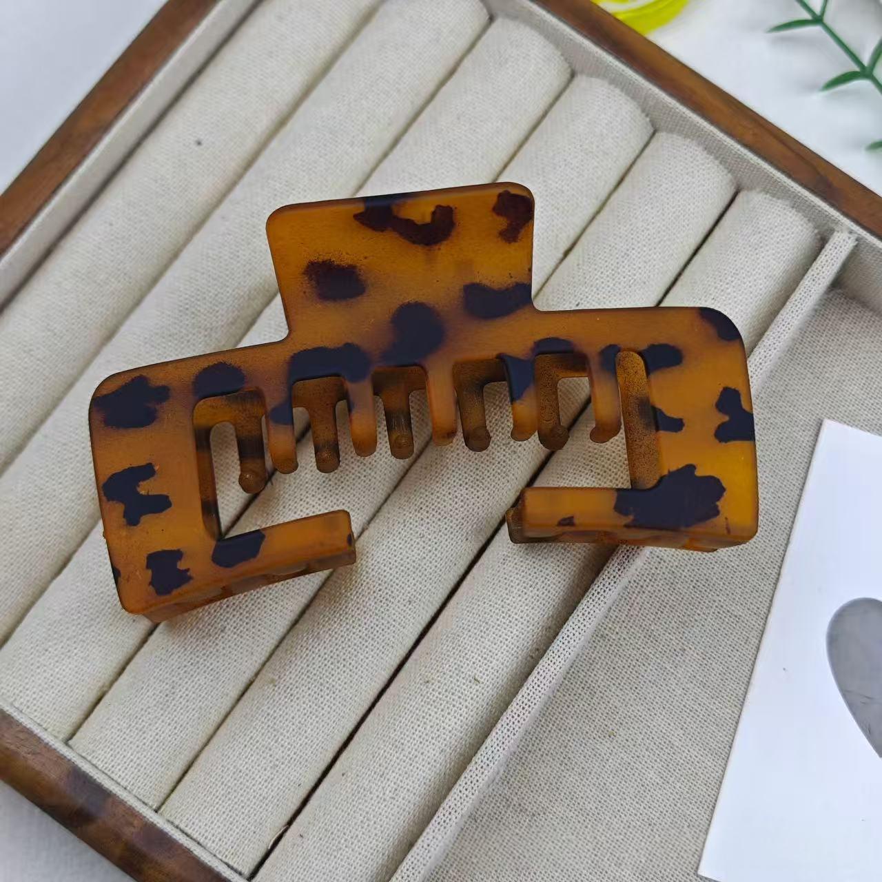 Versatile, High-end Hair Clipsophisticated Back-of-head Hat-style Hairpin