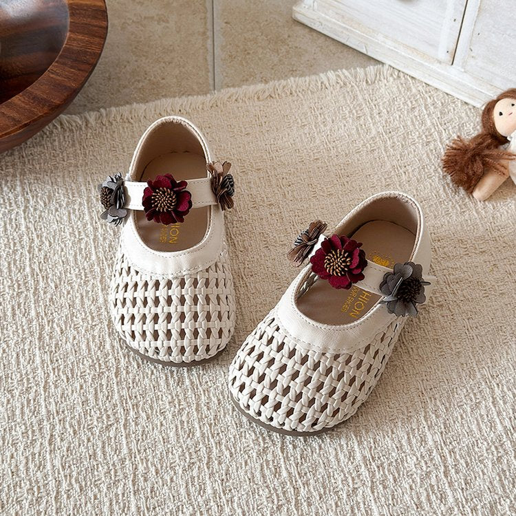 Girls' Korean Woven Hollowed Out Leather Shoes With Fashionable Soft Sole And Retro Style, Versatile For Children To Wear As A Single Shoe