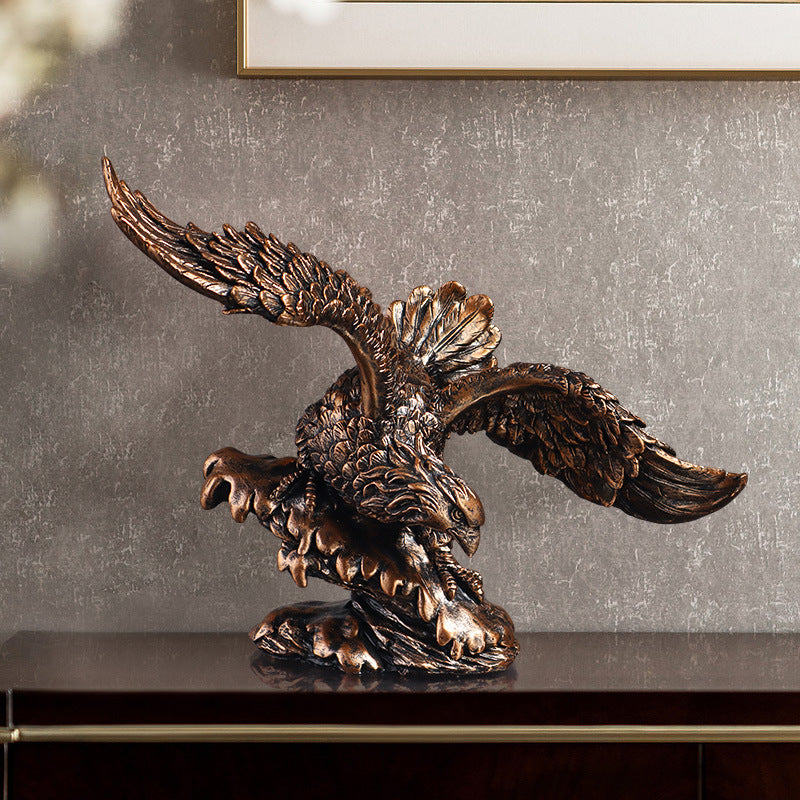 American-style Home Decor Eagle Figurine Soaring Hawk For The Living Room