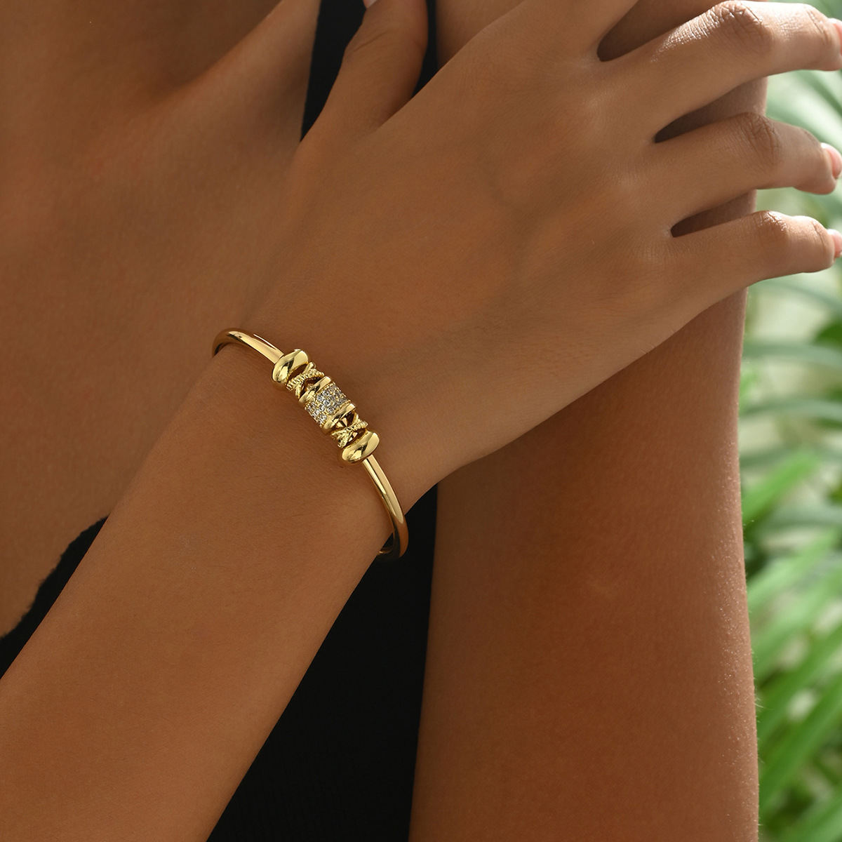 Minimalist Korean Style Women Bangle, Unique Geometric Niche Design Inlaid Cubic Zirconia, Premium Texture Fashion Wrist Jewelry