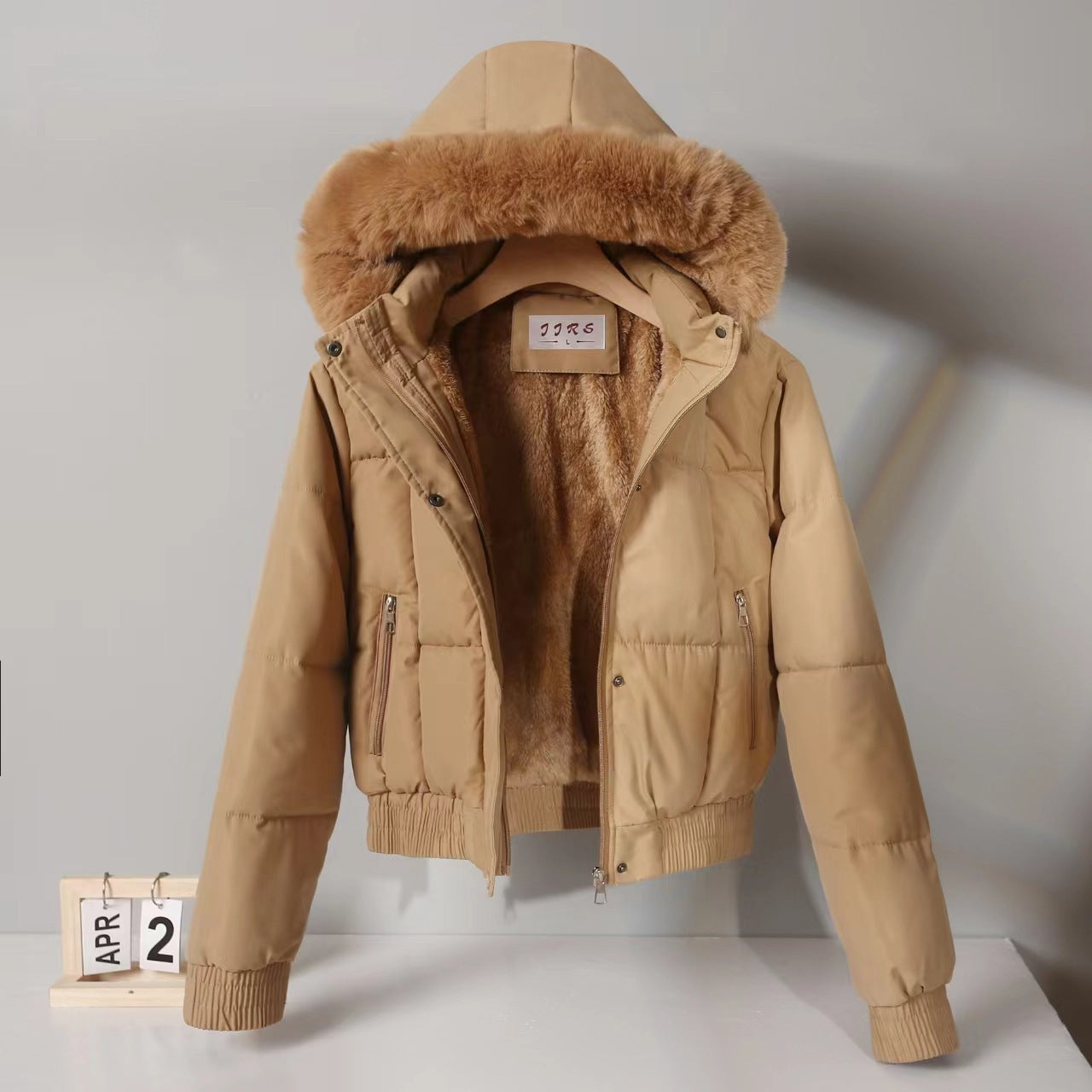 Short Cotton-padded Parka In Hong Kong And Korean Styles For Winter