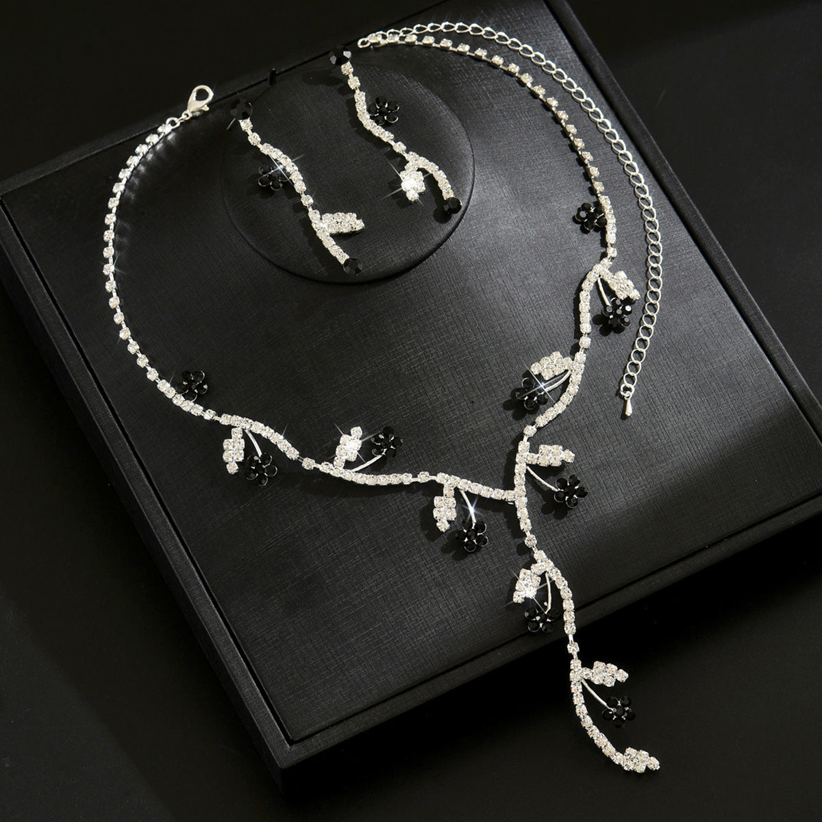 Cross-Border Jewelry, Wedding Photography Bridal Accessories, Claw Chain Silver-Plated Five-Leaf Flower Necklace And Earrings Two-Piece Set