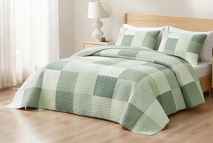 Chezmoi Collection Orna 3-Piece Chic Patchwork Quilt Set - Green Floral Patch Coverlet - Pre-Washed Cotton Lightweight Rev...