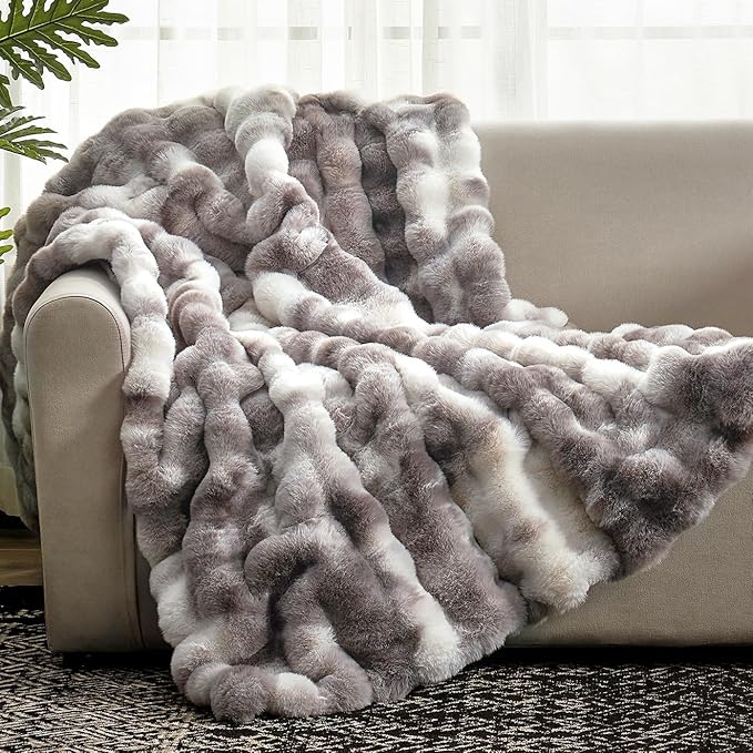 Cozy Bliss Faux Fur Throw Blanket for Couch, Fuzzy Soft Plush Thick Bubble Blanket for Sofa Bedroom Living Room, 50 * 60 I...