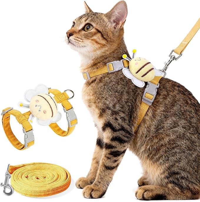 Cat Harness and Leash Set - Anti-Escape Adjustable Cat Vest, Soft Breathable Kitten Harness for Outdoor Walking and Training