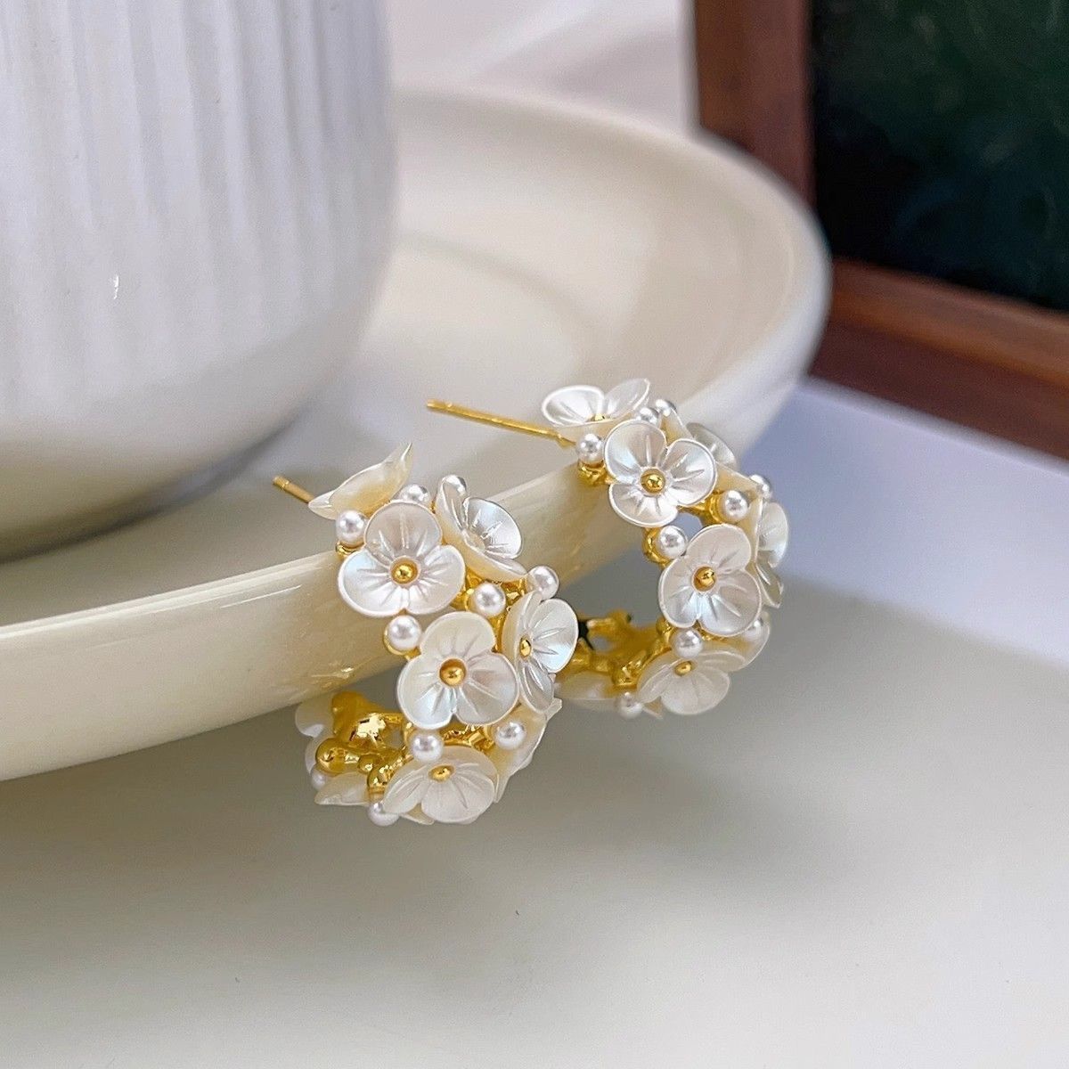 2026 New Bestseller Exquisite High-End Stud Earrings, French Retro Floral Pearl Earrings, Unique Designer Fashion Jewelry For Women