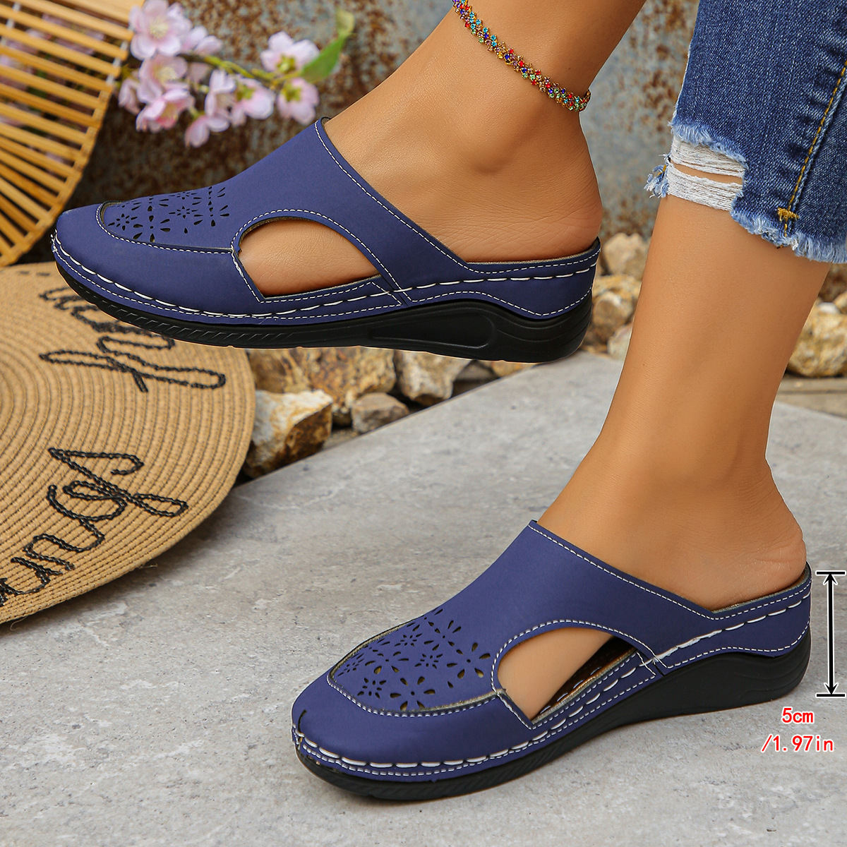 Womens Closed-toe Leather Platform Hollow-out Slides For Outdoor Wear