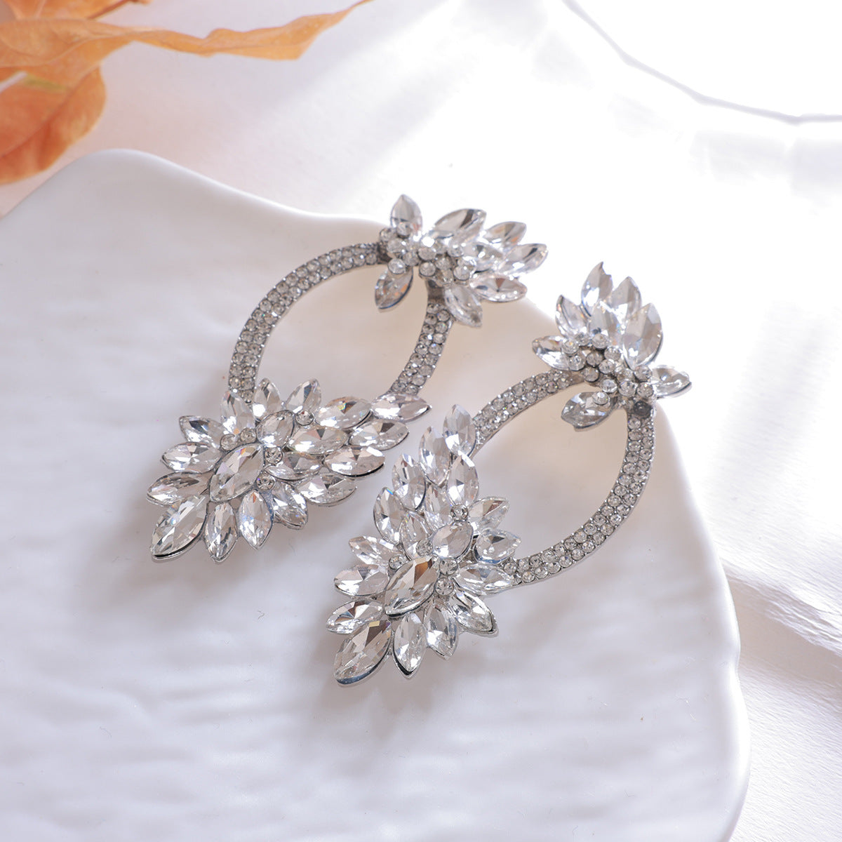 Vintage Floral Full Rhinestone Circle Drop Earrings - Niche Premium Evening Gown Photoshoot Aesthetic Ear Jewelry