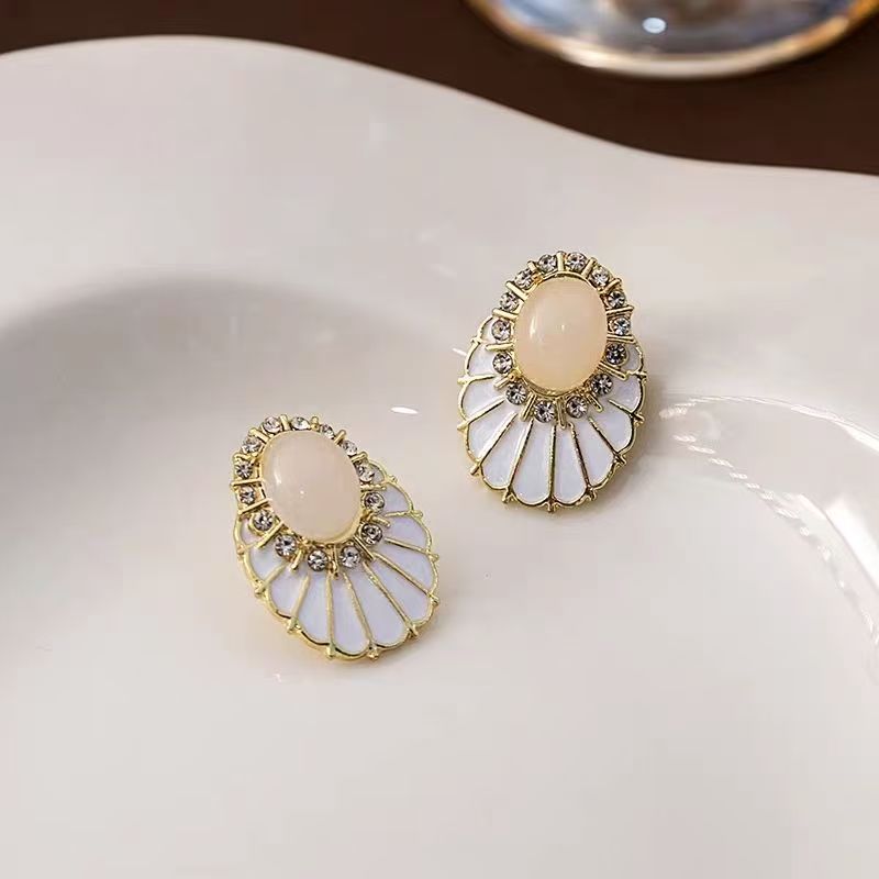 French Vintage Diamond Inlaid Geometric Fan Earrings, Light Luxury Niche Mid-Century Elegant Fashion Stud Ear Jewelry For Women