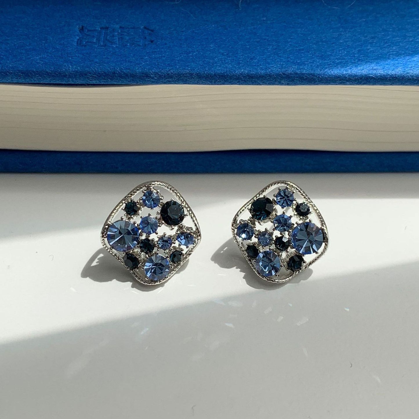 Light Luxury Vintage Hollow Blue Rhinestone Irregular Stud Earrings, Fashion Niche High-End Ear Jewelry For Women