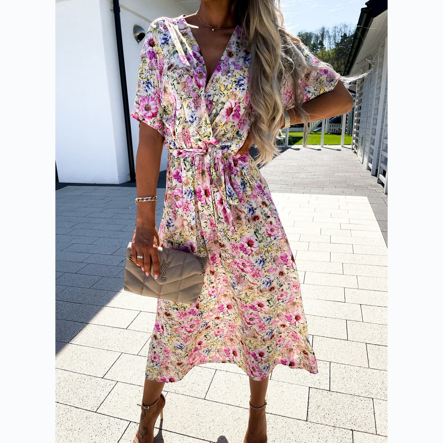Womens Fashion Floral V-Neck Defined Waist Short-Sleeve Dress