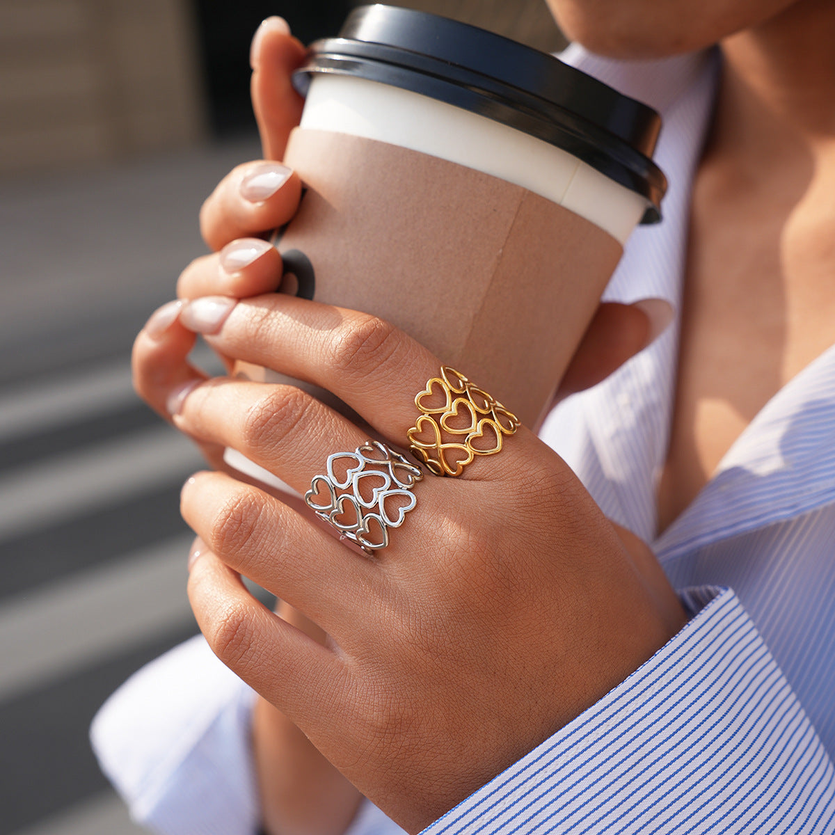 Best-selling Minimalist Hollow Heart-shaped Ring