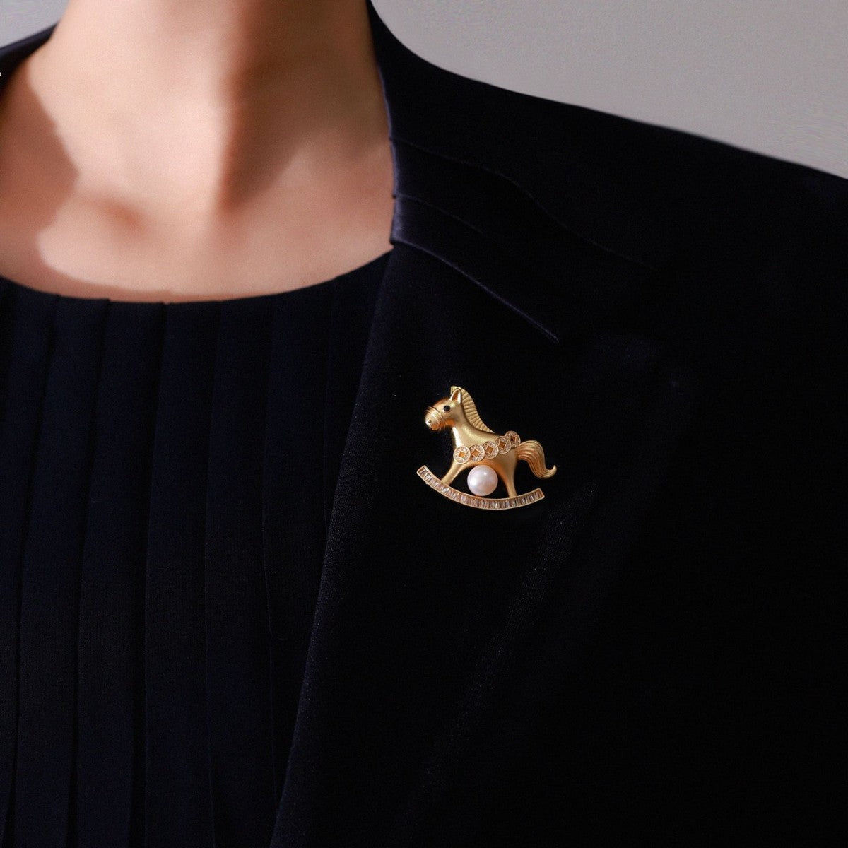 Womens Jewelry Accessories Instant Wealth Pearl BroochBoutonniere