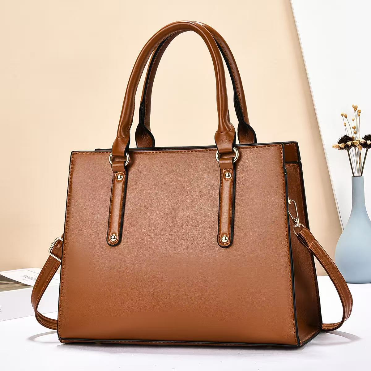 Womens New High-end Large-capacity Fashionable Crossbody Shoulder Bag
