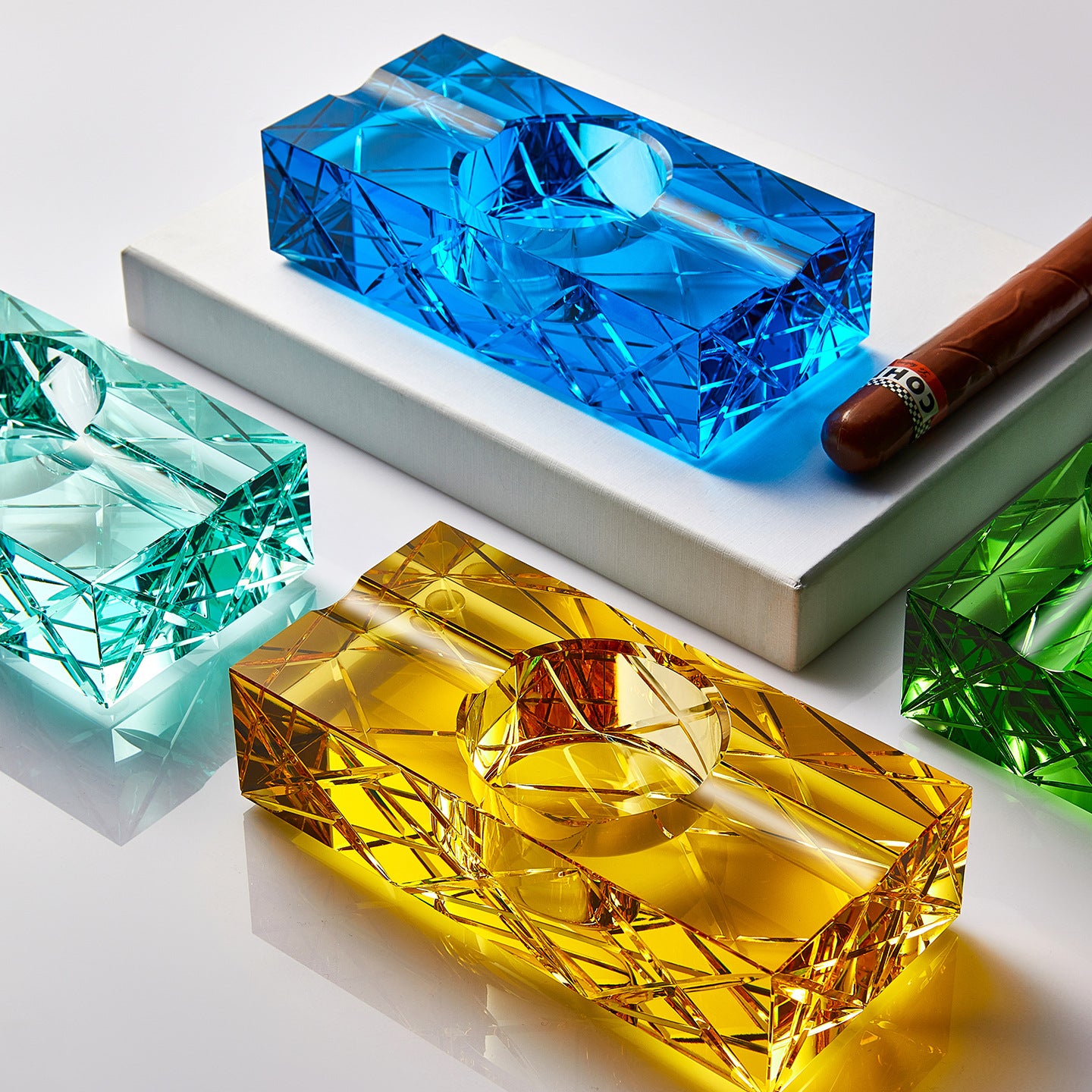 Creative K9 Crystal Glass Cigar-Specific Ashtray For Home Use
