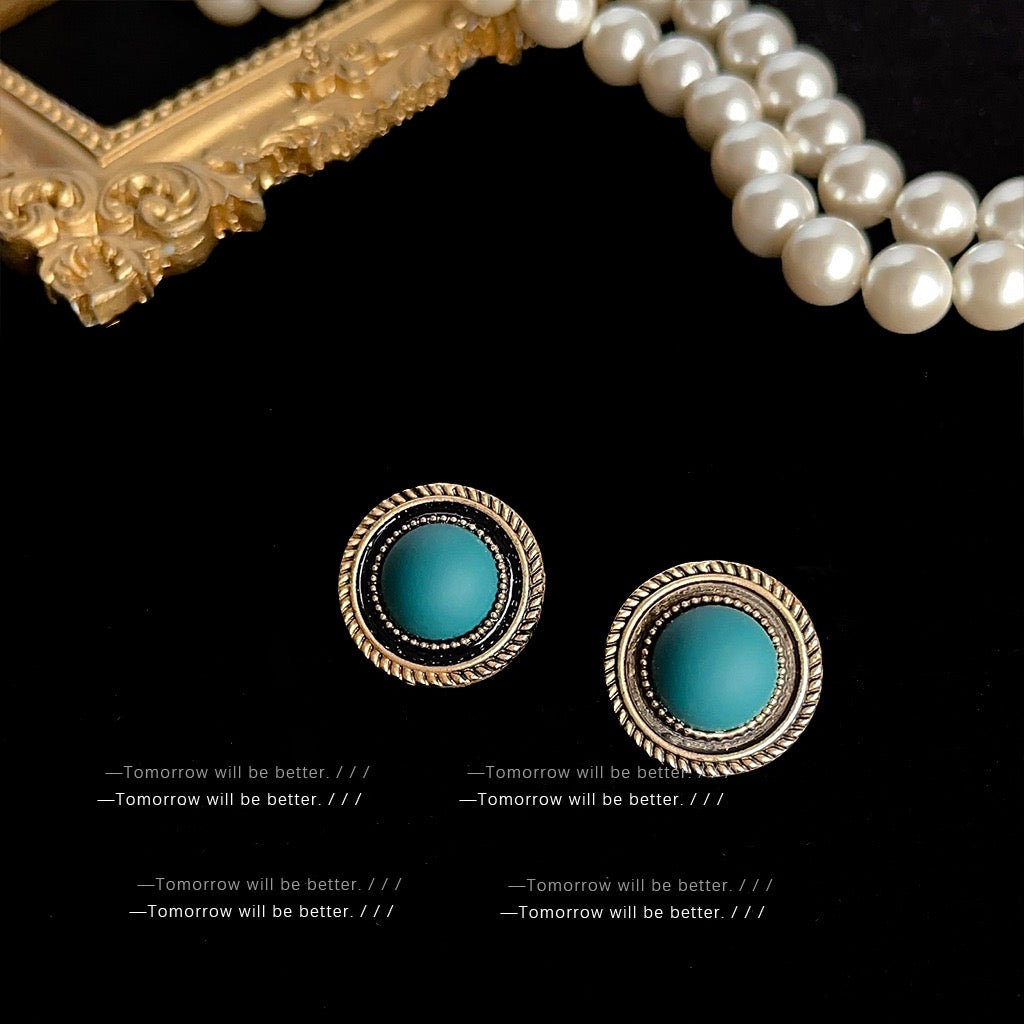 Retro Chic Stud Earrings Women Vintage Elegant Earrings Niche Luxury Fashion Fine Jewelry