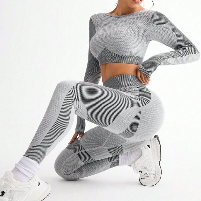 Butt-Lifting Yoga Pants And Back-Slimming Long-Sleeve Top Set