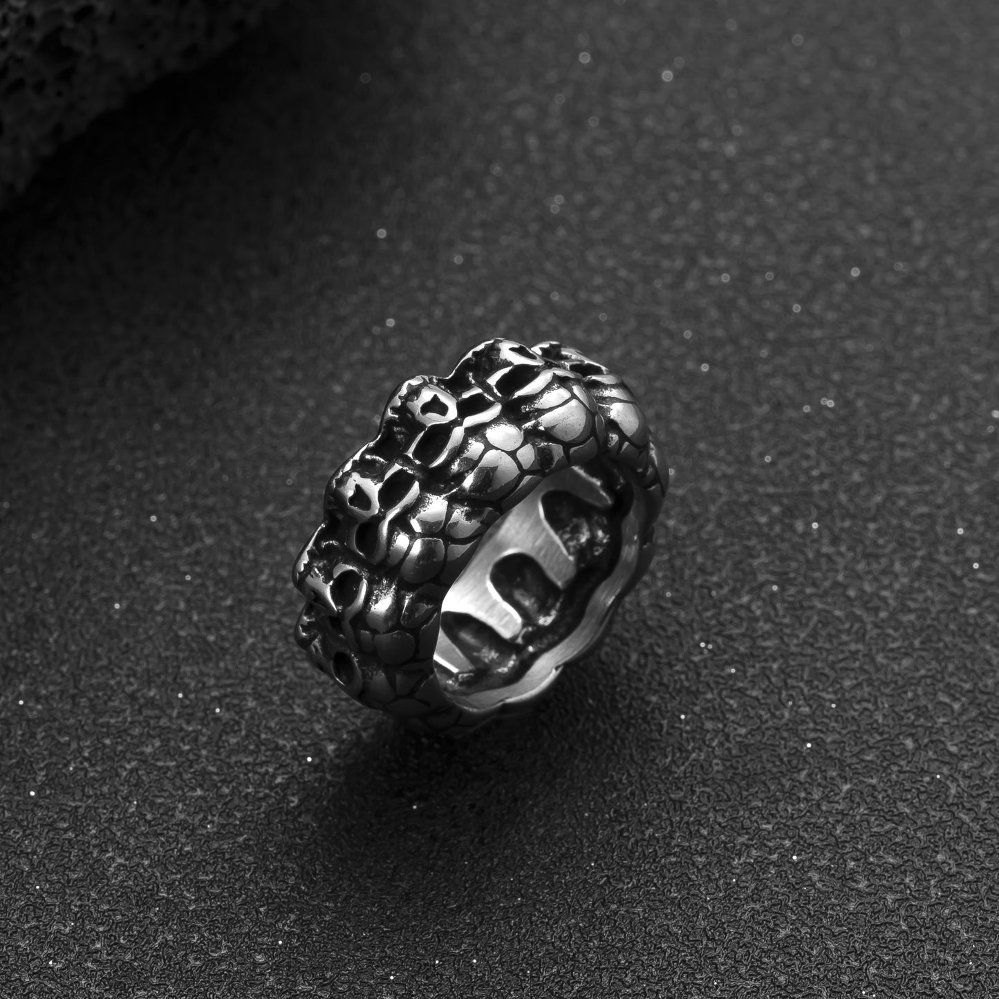 Personality Punk Style Men's Ring, Cast Skull Design, Premium Titanium Steel & Stainless Steel, Fixed Size, Daily Wear Accessories