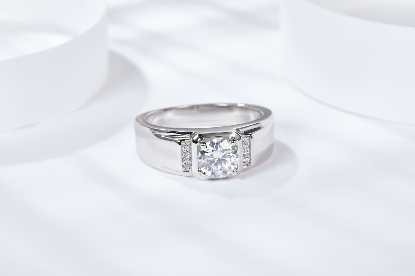 S925 Sterling Silver 1ct Moissanite Men's Ring, D-VVS1 Wide Band With Side Stones, Platinum Plated US Sizes 5-9, GRA Certified Gift Box