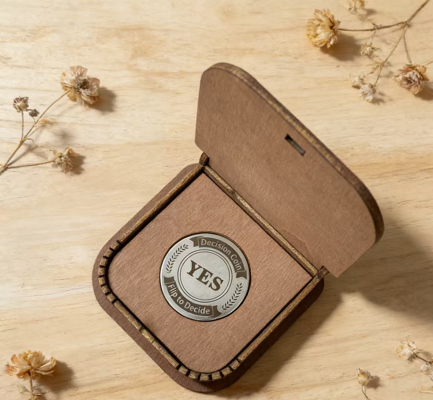 Creative Gift Decision Coin, Retro Square Wooden Decision Maker, Custom Solid Wood Gift Box, Desktop Ornament