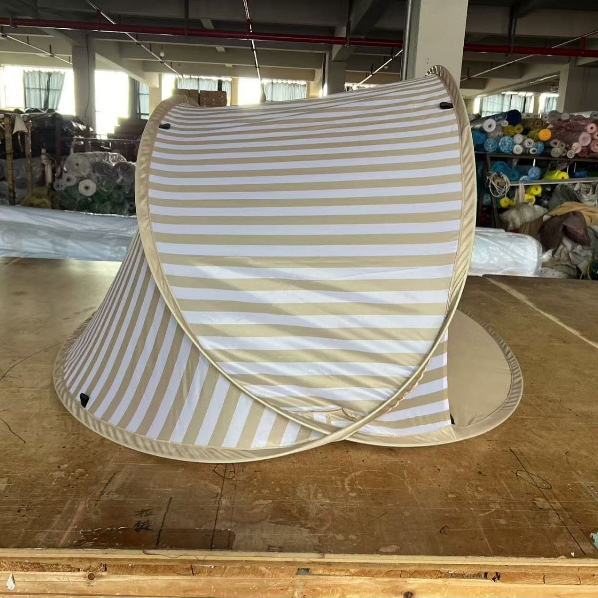 No-assembly Lightweight Beach Tent For Outdoor Use