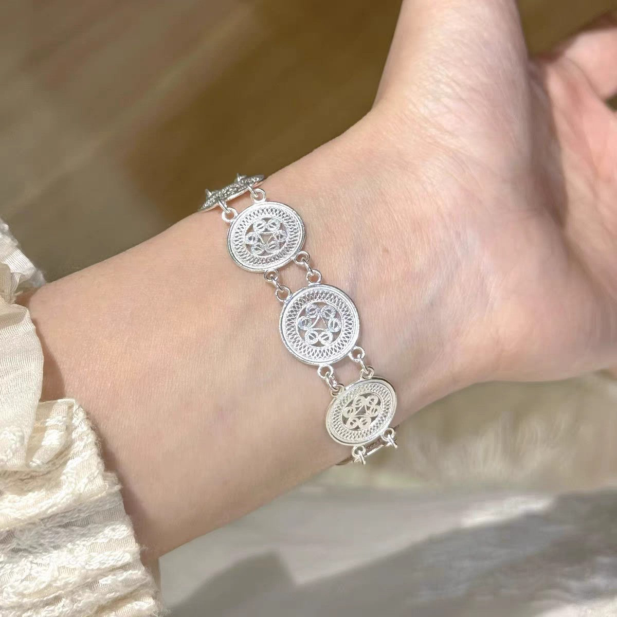 1pc 999 Sterling Silver Ethnic Style Filigree Disc Bracelet, Retro Style, Perfect For Daily Wear And Valentine's Gift