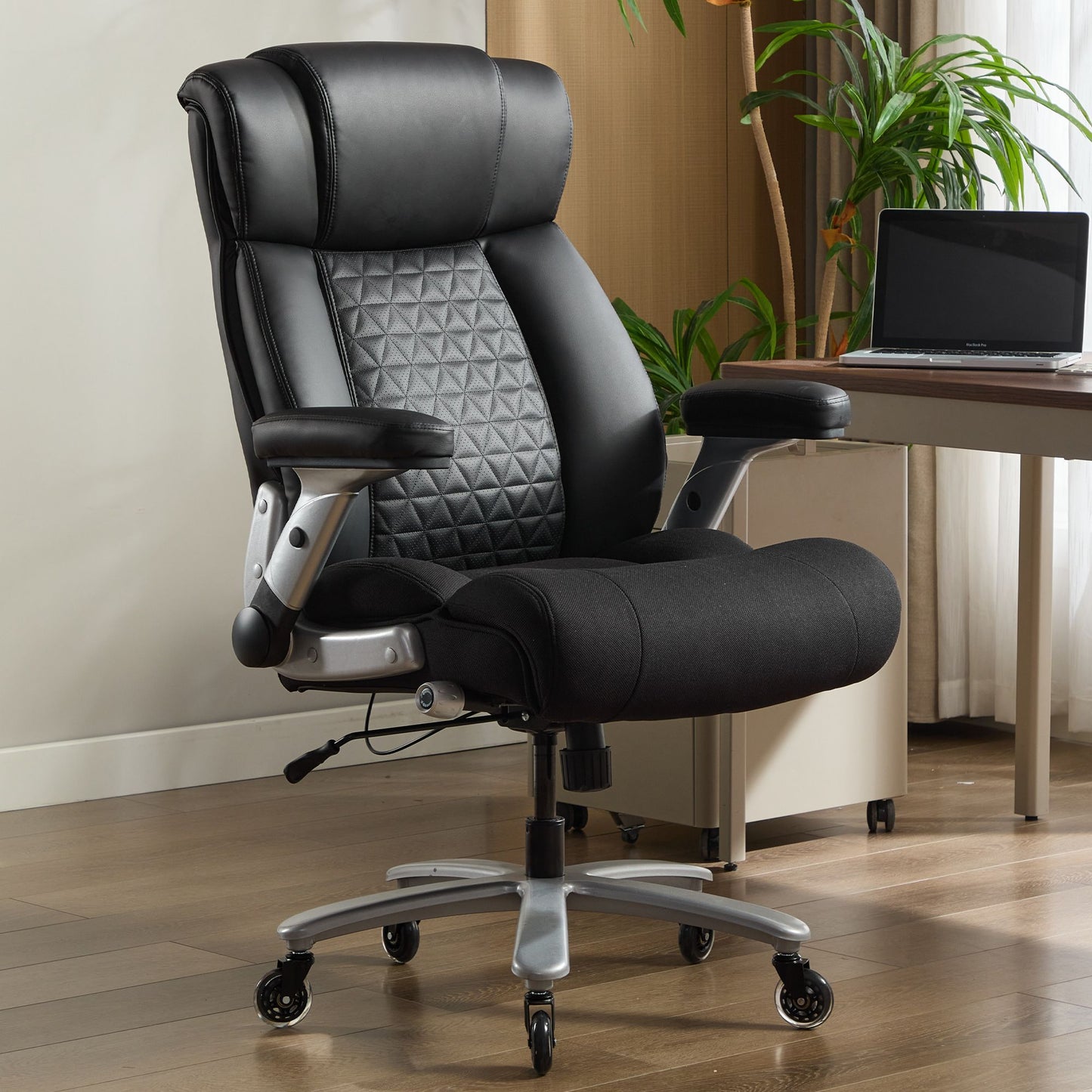 500lbs Big And Tall Office Chair With Adjustable Lumbar Support, Executive Office Chair Heavy Duty With Flip-up Armrest And Wider Seat, Ergonomic Leather Chair Breathable With Quiet Rubber Wheels.
