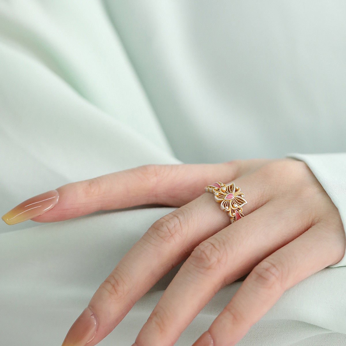 1pcs 999.9 Sterling Silver Gold-Plated Filigree Butterfly Ring, Luxury Retro Style, Ideal For Birthdays & Holiday Gifts