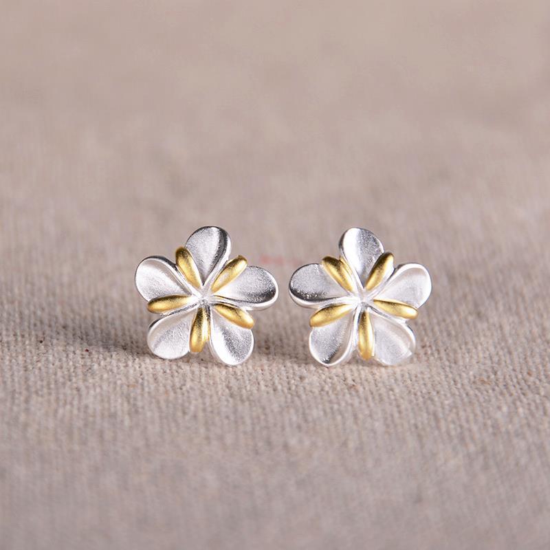 Fashionable Korean-style Flower Stud Earrings