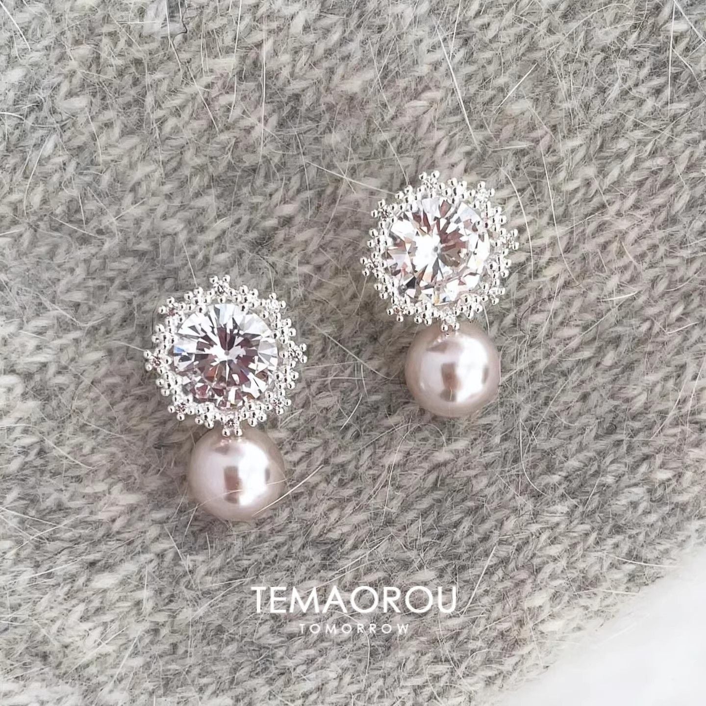 Super Sparkling Zircon Cranberry Pearl Earrings, Niche Korean Cold Elegant Style Ear Jewelry For Women