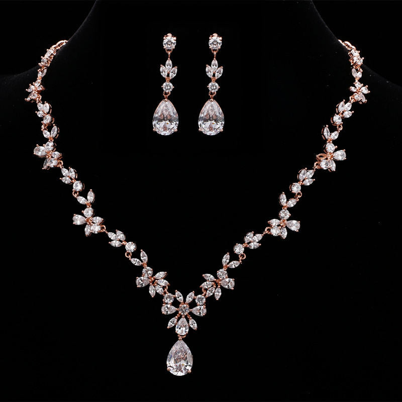 Korean-style Trendy And Elegant Stud Earrings And Necklace