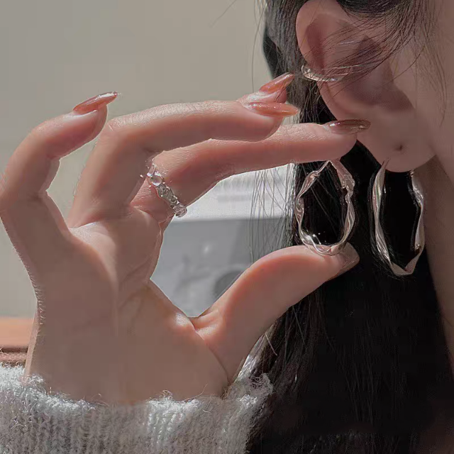 1 Pair 999 Sterling Silver Mobius Hoop Earrings, Minimalist Style, Perfect For Daily Wear And Valentine's Gift