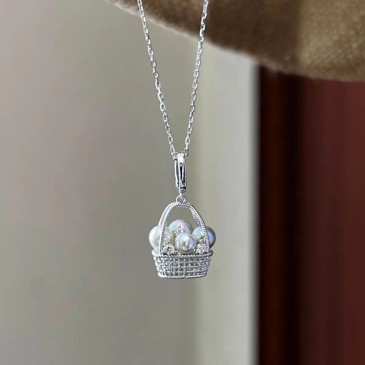 Fortune Flower Basket Pendant Necklace Light Luxury Elegant Fashion Niche Design Clavicle Choker For Women