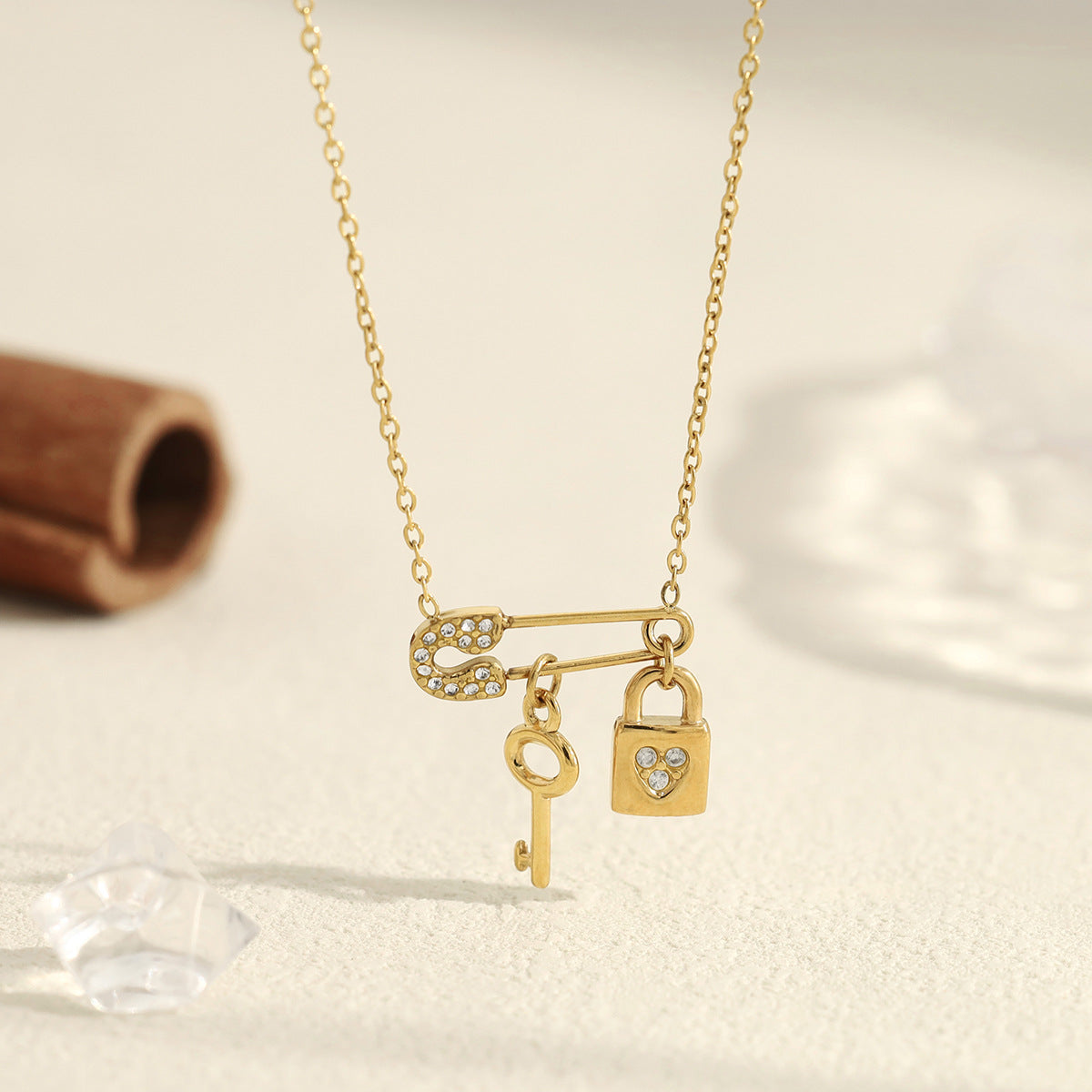 AutumnWinter New Arrival Lifestyle Symbol Lock Key Clavicle Chain Necklace