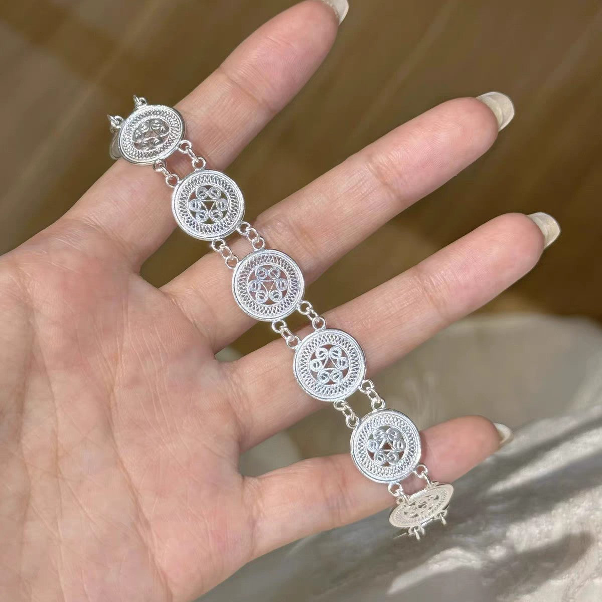 1pc 999 Sterling Silver Ethnic Style Filigree Disc Bracelet, Retro Style, Perfect For Daily Wear And Valentine's Gift