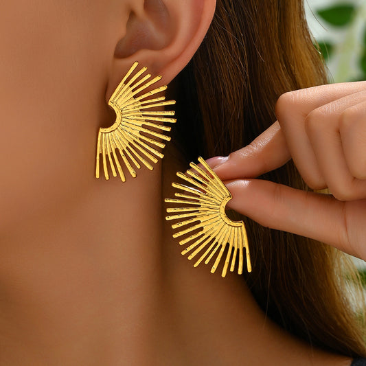 Niche Light Luxury Fashion Women Stud Earrings, Unique Exaggerated Fan Shape Design Earrings, 18K Gold Plated High-end Daily Ear Jewelry