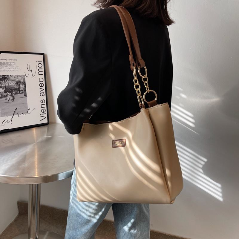 Stylish Korean-style Womens Bag Large Capacity Single-shoulder Design