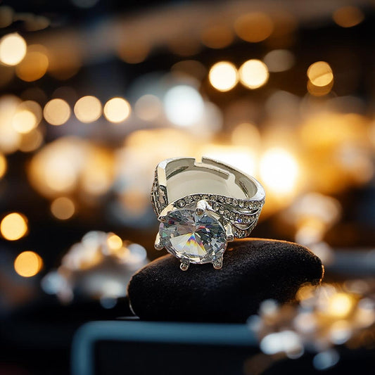 Women's Crystal-Encrusted Ring & Couple Rings  Light Luxury, High-End, Ultra-Shiny, Fashionable & Elegant Niche Versatile Band Accessories