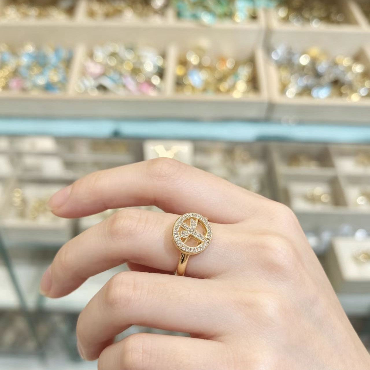 Sleek Minimalist Gold Ring With A Premium Feel