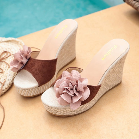 Cool Slippers For Women, Fashionable And Sexy Flowers, Korean Style Wedge Heel, Slip Resistant, Thick Sole, Straight Line Beach Mop For External Wear