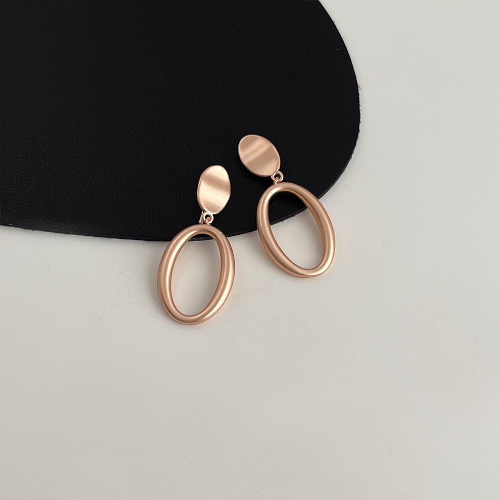 Retro Niche Geometric Earrings Women Metal Hoop Earrings Vintage Statement Elegant Gift