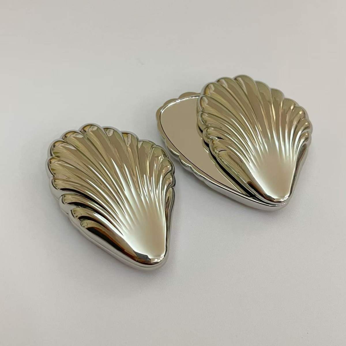 Handheld Folding Makeup Mirror Makeup Mirror