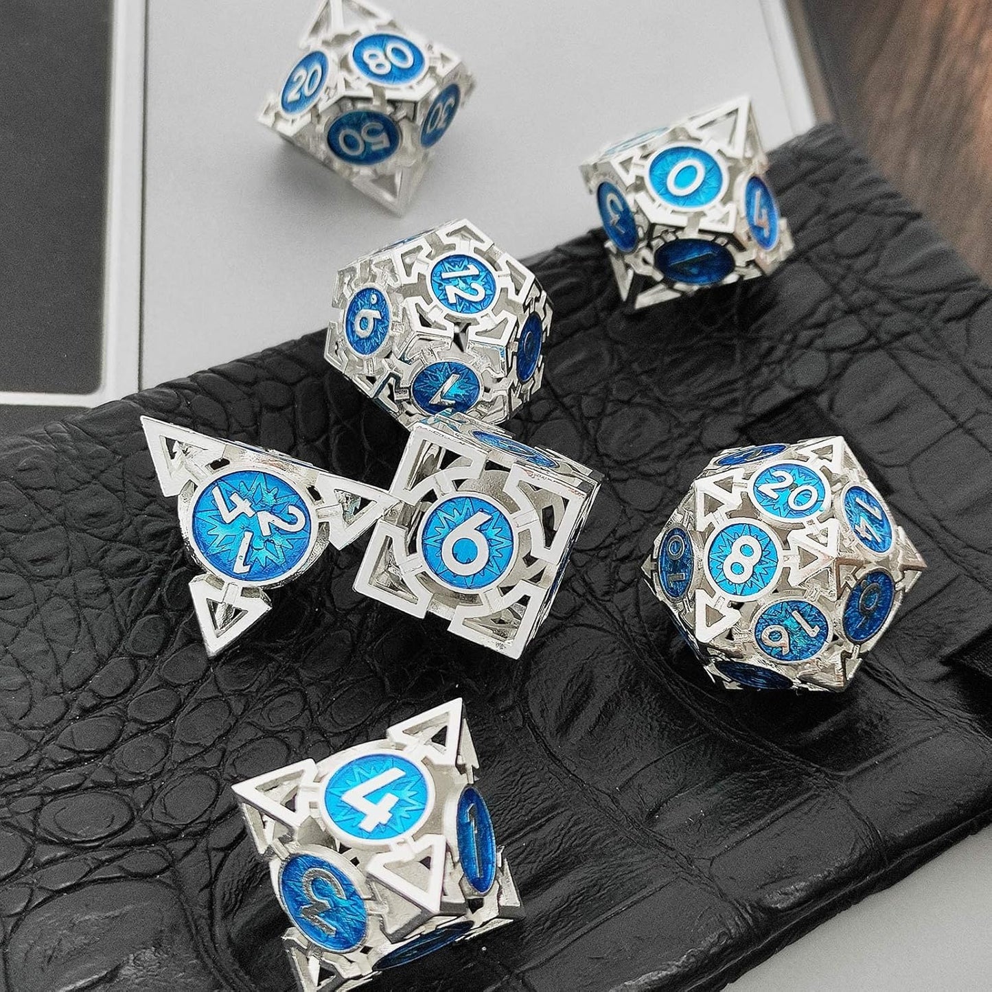 DND Metal Dice Set D20 Polyhedral Hollow D&D Dungeons And Dragons Dice Role Playing Table Games RPG MTG Pathfinder Accessories Gift With Storage Bag